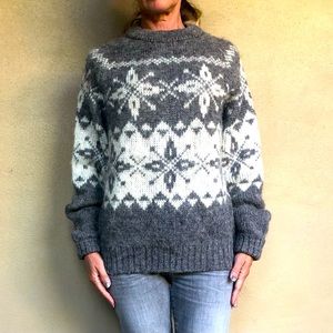 Stunning Vintage Fair Isle Snow flakes Nordic style virgin wool sweater pricefir
